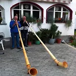 Bnb Guesthouse Lusi Апартаменты Frauenkirch